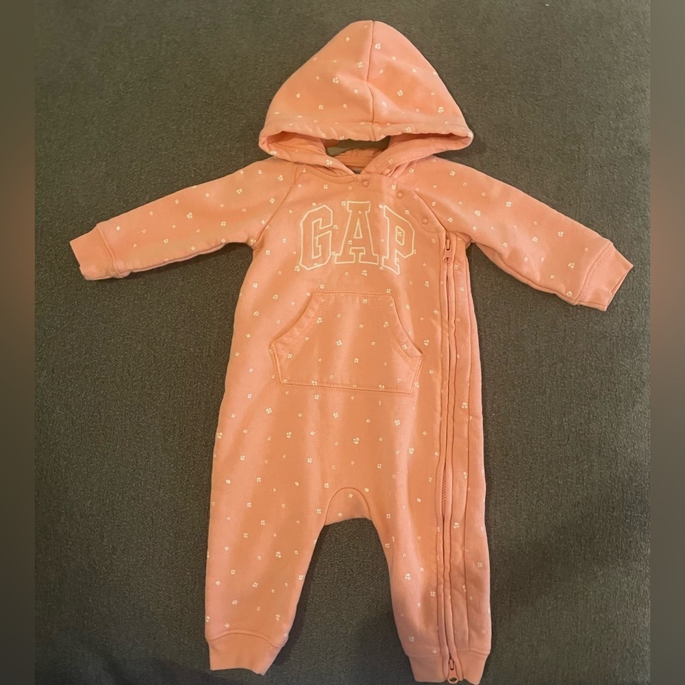 Baby Gap | Zip Up Suit | Size: 6-12 M
